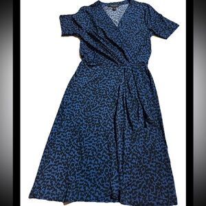 Banana Republic Woman’s Blue & Black Leopard Print. Size XXS